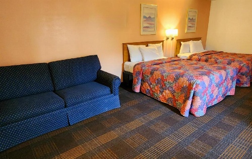 Silver Saddle Motel image 11