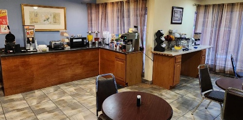 Silver Saddle Motel image 15