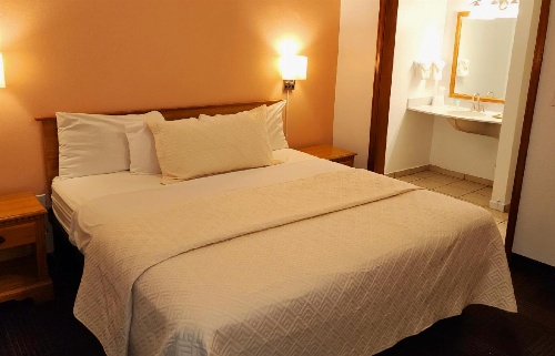 Silver Saddle Motel image 2