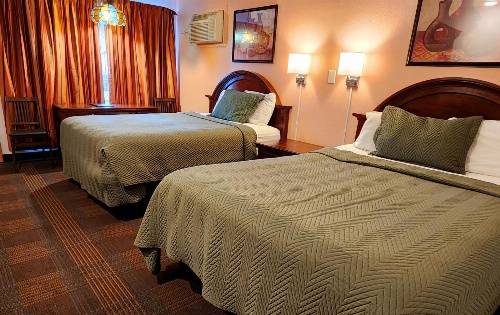 Silver Saddle Motel image 3