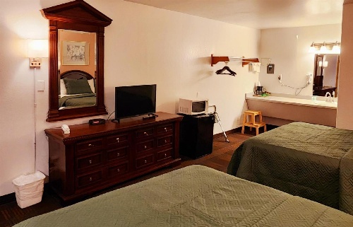 Silver Saddle Motel image 4